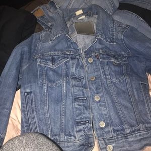 Levi's jean jacket size xs